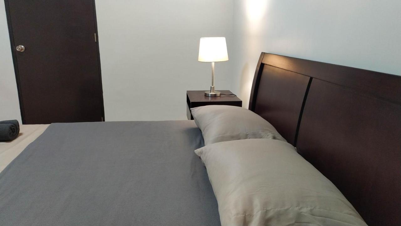 Mactan Airport Guesthouse Lapu-Lapu City Bagian luar foto